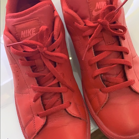 RED NIKE SHOES Ladies - Picture 3 of 5